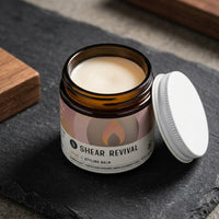 Shear Revival Loyal Sea Clay Styling Balm - open potje met zichtbare inhoud en textuur