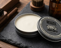 Reuzel Concrete Hold Matte Pomade - open potje met zichtbare inhoud en textuur