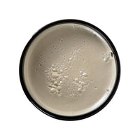 Arcadian Vanilla Cedar Clay Pomade, geöffneter Tiegel mit Tonpaste von oben