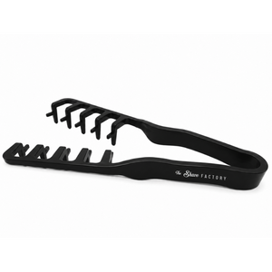 Schwarzer The Shave Factory Magic Comb Stylingkamm mit breiten Zähnen für Textur und Volumen im Haar.